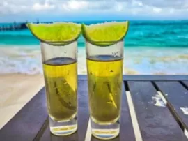 Cerveza Corona precios y ubicaciones para disfrutar en la playa